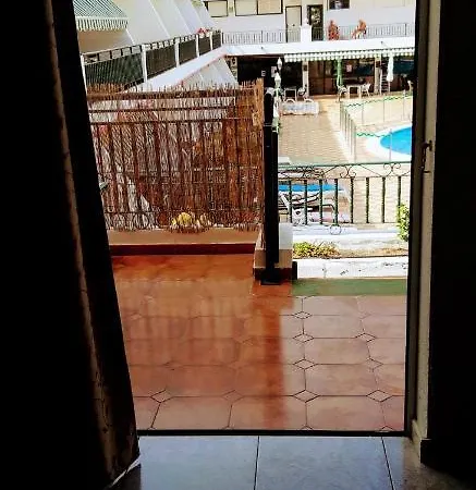 Cozy Is Los Cristianos * Арона